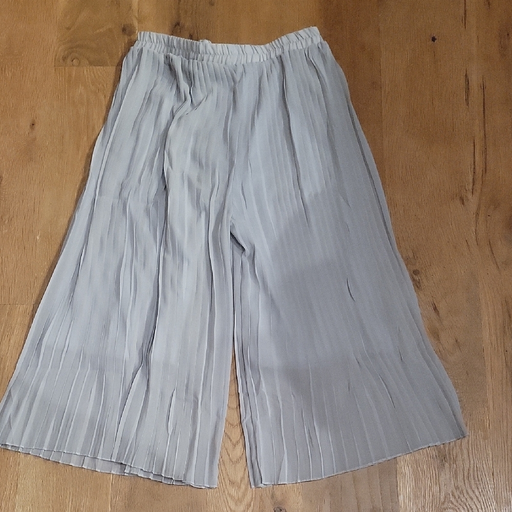 Gray Pleated Wide-Leg Pants